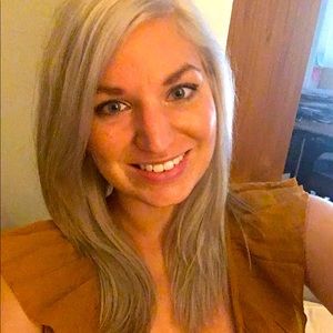 Meet your Posher, Christine